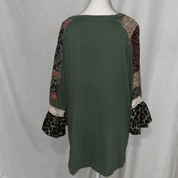 oversized GiGio Green Blouse With Floral 3/4 Sleeves size small - Picture 2 of 7
